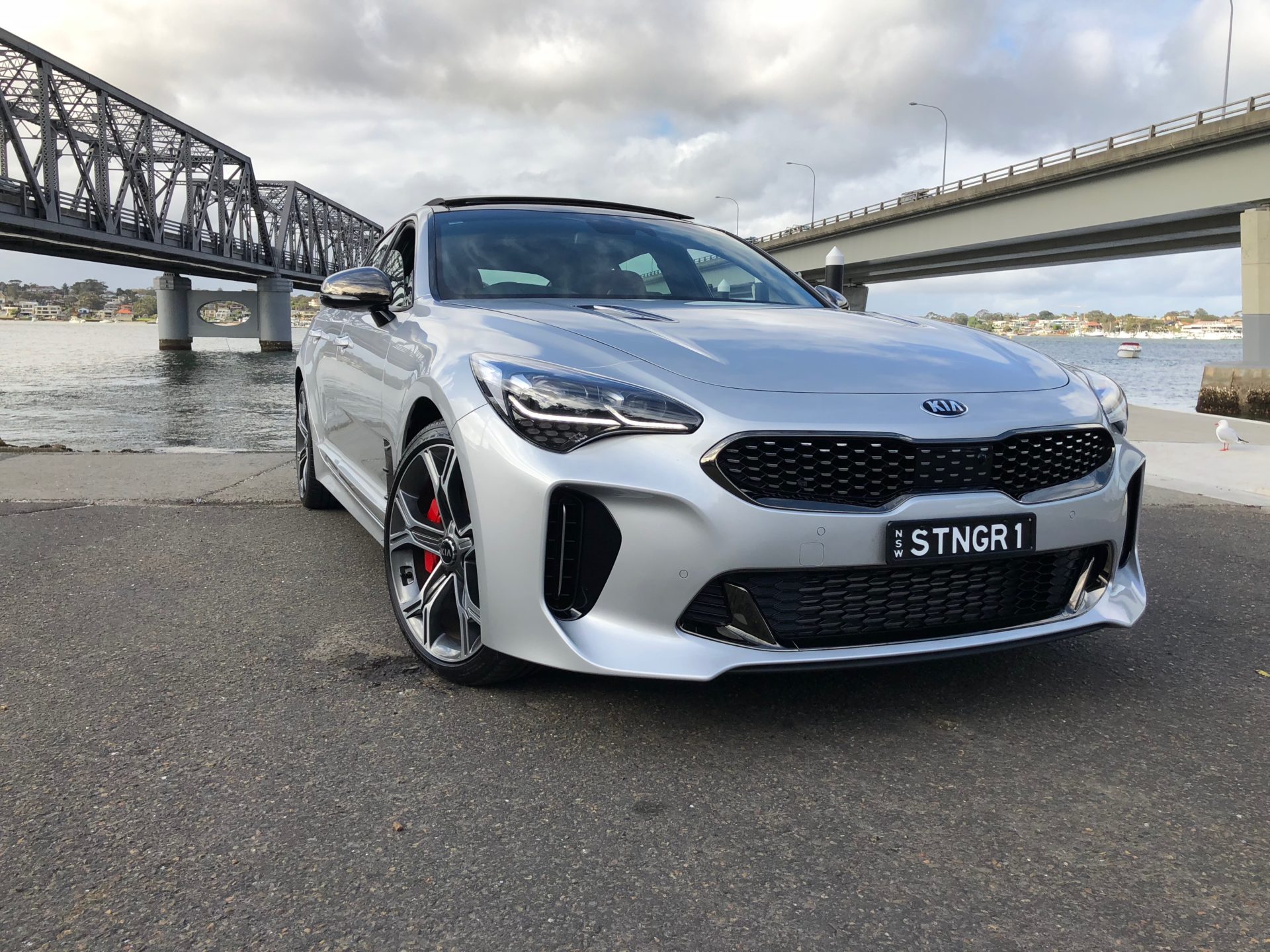 Kia Stinger РІ С‚РµРјРЅРѕС‚Рµ