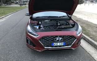 Hyundai Sonata Premium 2.0T – Engine Tour
